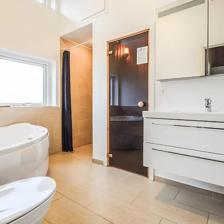Cozy Home In Haderslev With Kitchen